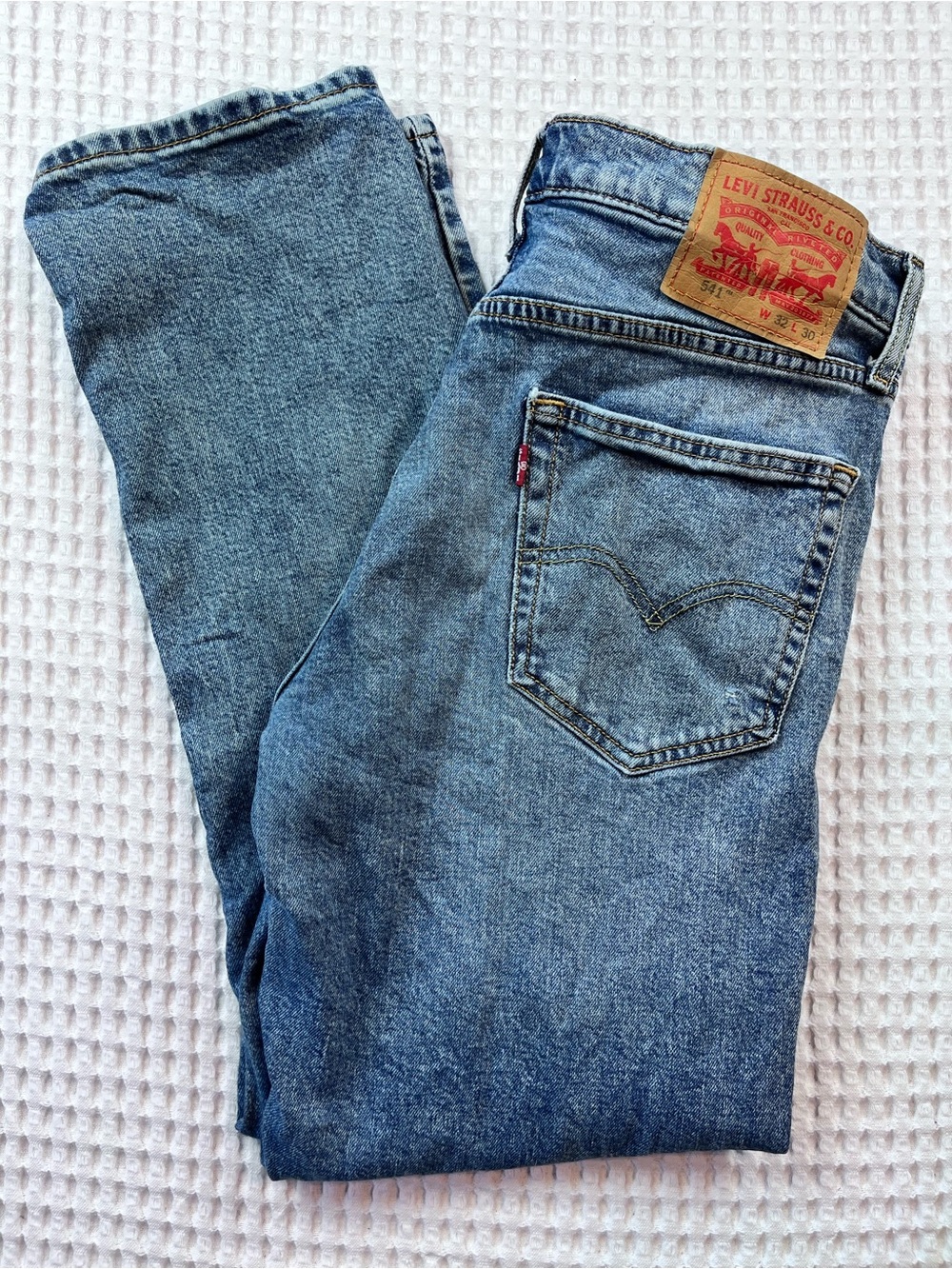 Levi’s 541 Athletic Taper Jeans Men’s 32x30 Light Wash Denim